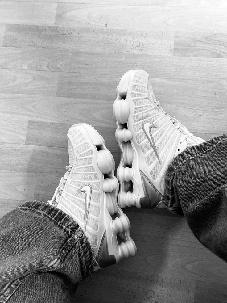 NIKE SHOX TL