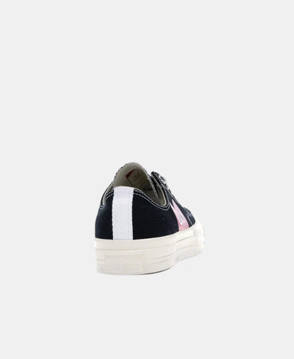 Comme des Garçons Play Converse Edition Half Heart Chuck ’70 Low